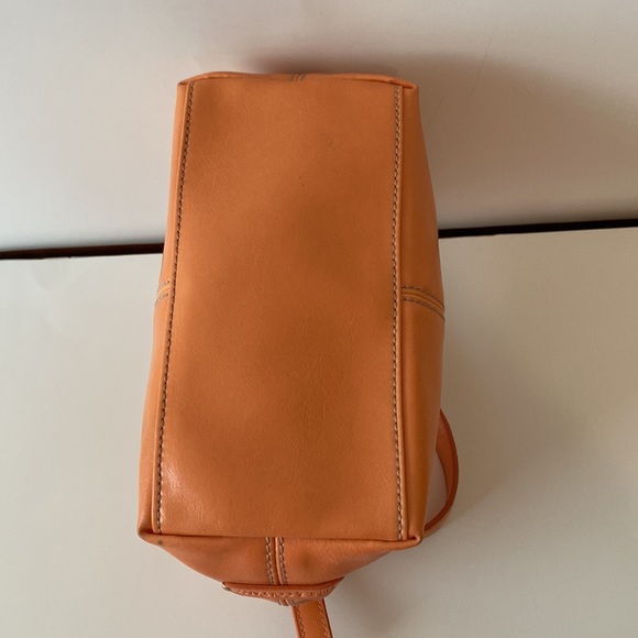 NINE & COMPANY Small Orange Zip Close Shoulder Bag - Picture 6 of 16